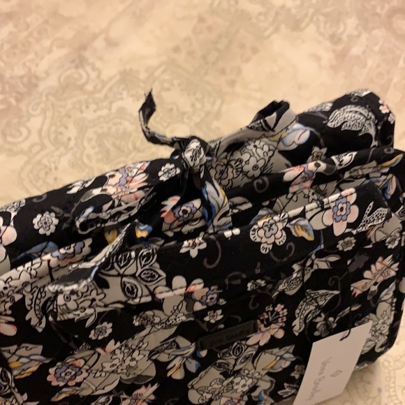 Vera Bradley Quilted Floral Makeup/Jewelry Travel Case - Picture 4 of 11